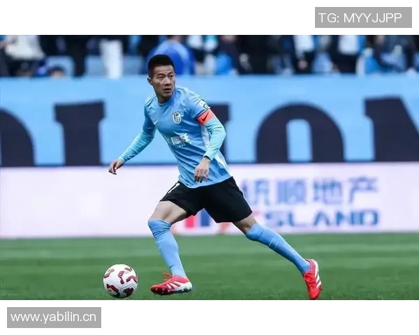 从绿茵场到重炮手的传奇之路足球明星的转型与挑战 从绿茵场到重炮手的传奇之路足球明星的转型与挑战